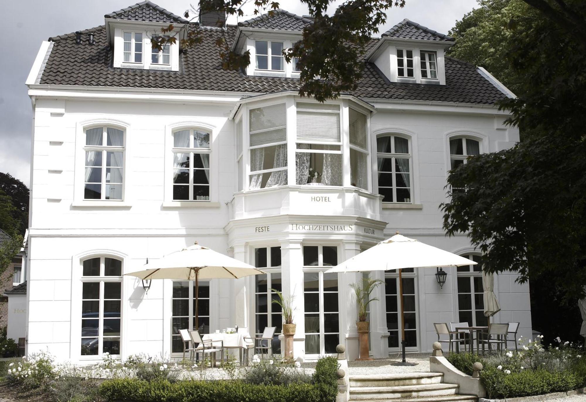 Hotel Hochzeitshaus Ауріх Екстер'єр фото